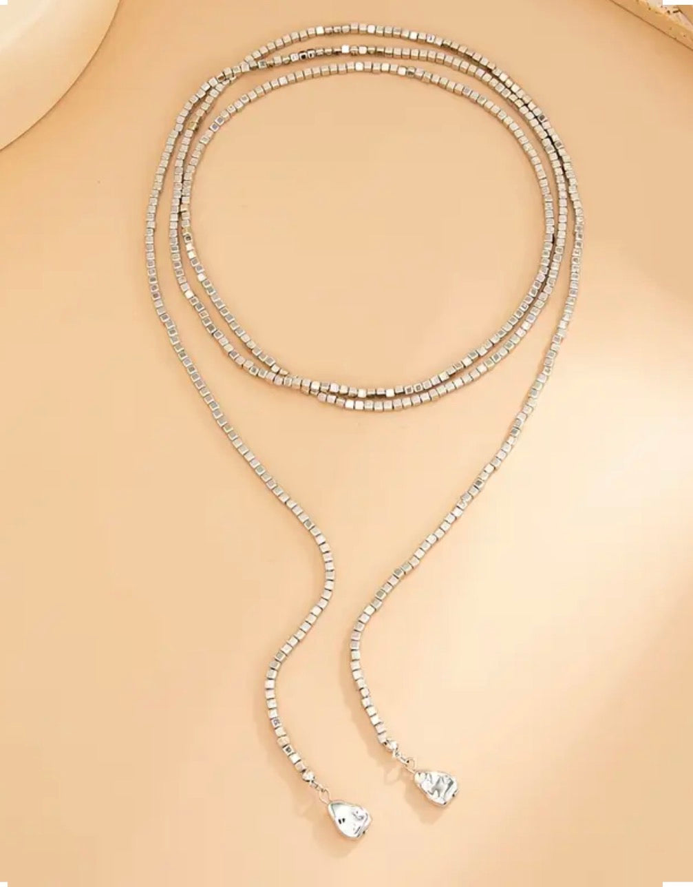 Collar Zaira – Caída elegante