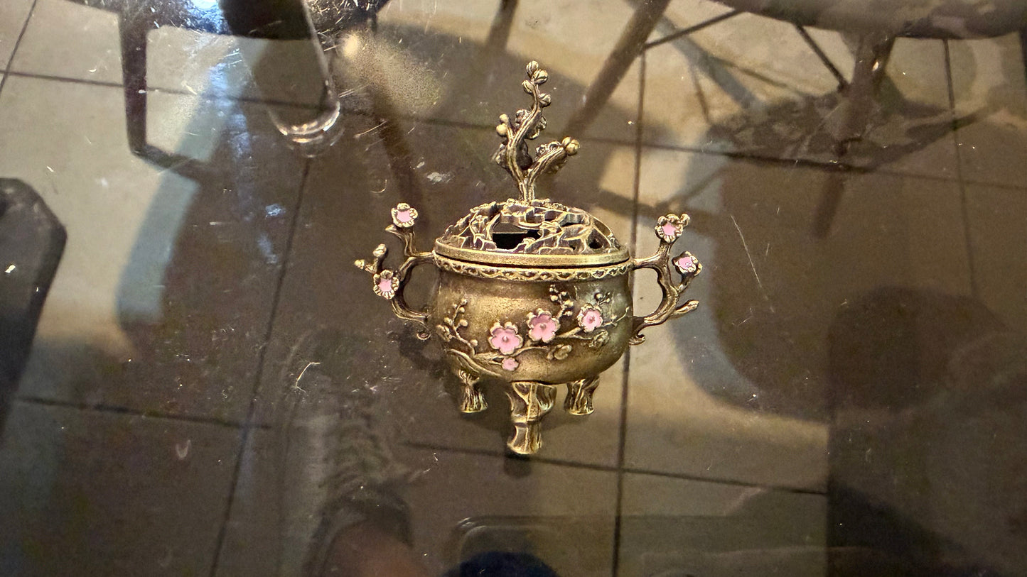 Olla Ritual Sakura – Mini Quemador de Incienso
